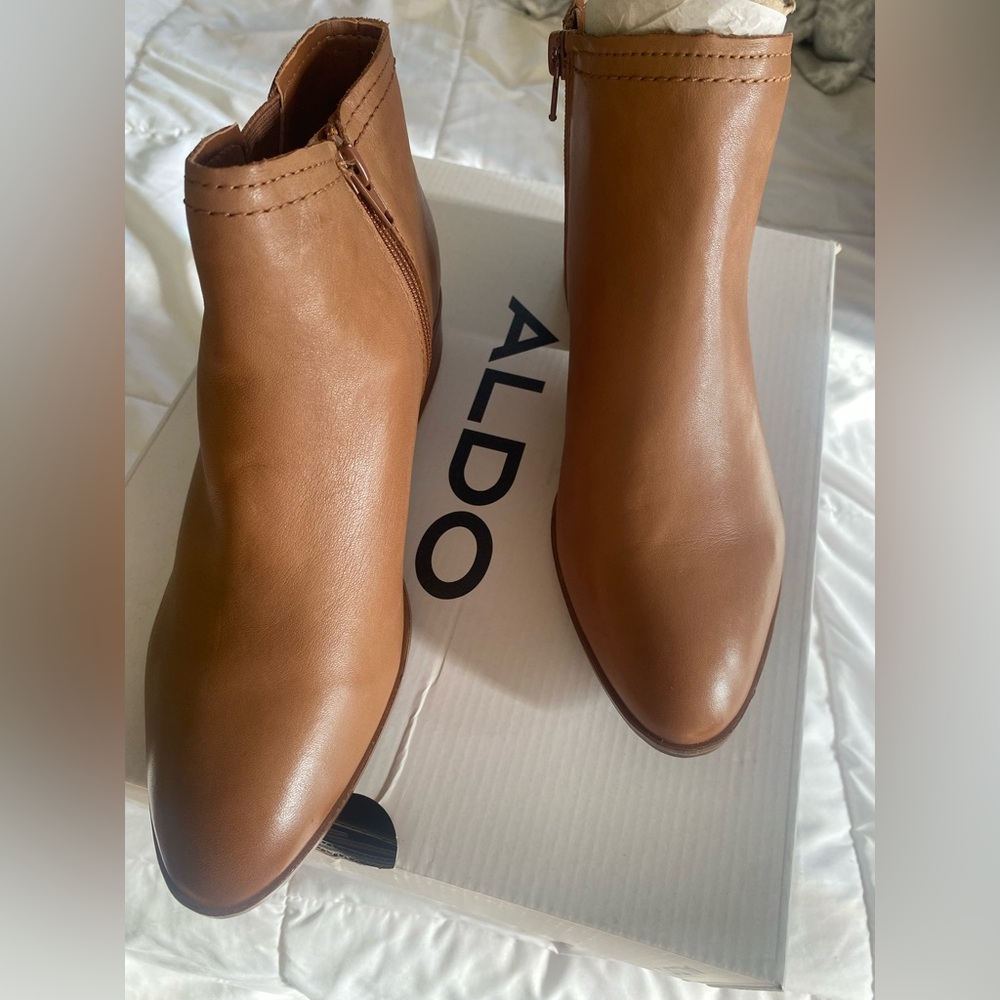 Aldo Larecaja Tan Leather Booties size 7.5M
